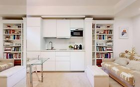 Mirrors House Chic Apartment In The City Center